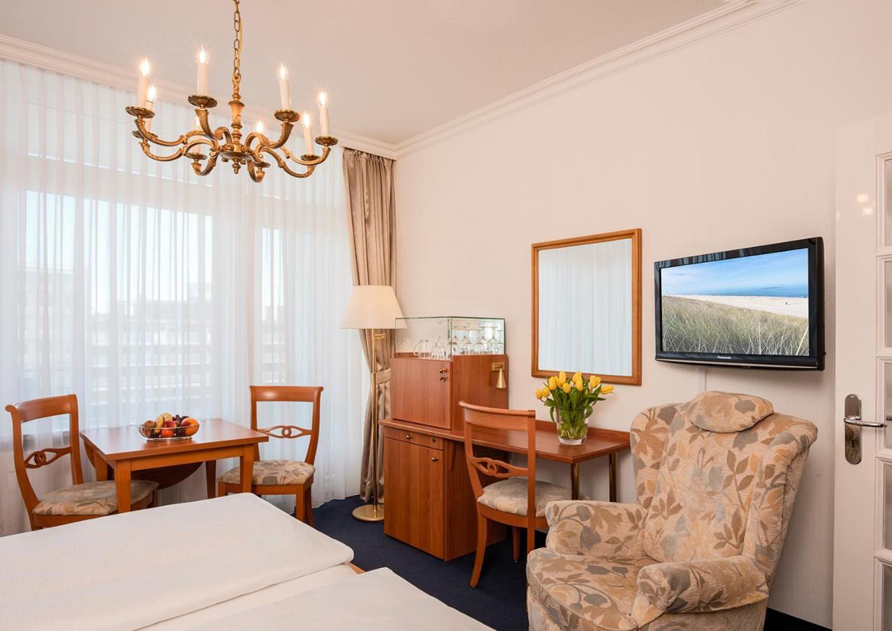 Отель Strandhotel Monbijou Gmbh Garni Вестерланд
