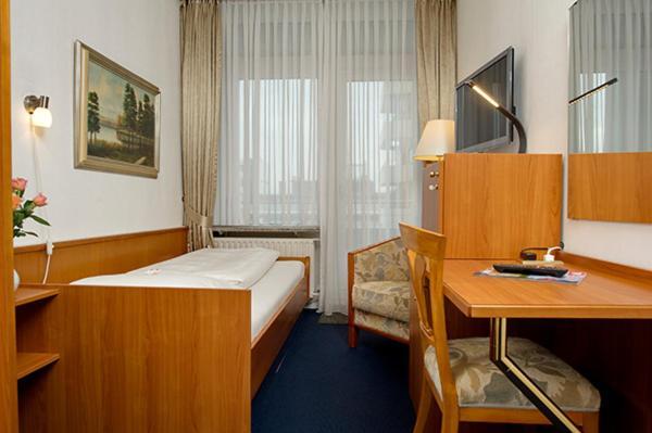Отель Strandhotel Monbijou Gmbh Garni 4*