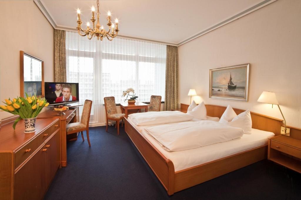 Strandhotel Monbijou Gmbh Garni 4* Вестерланд