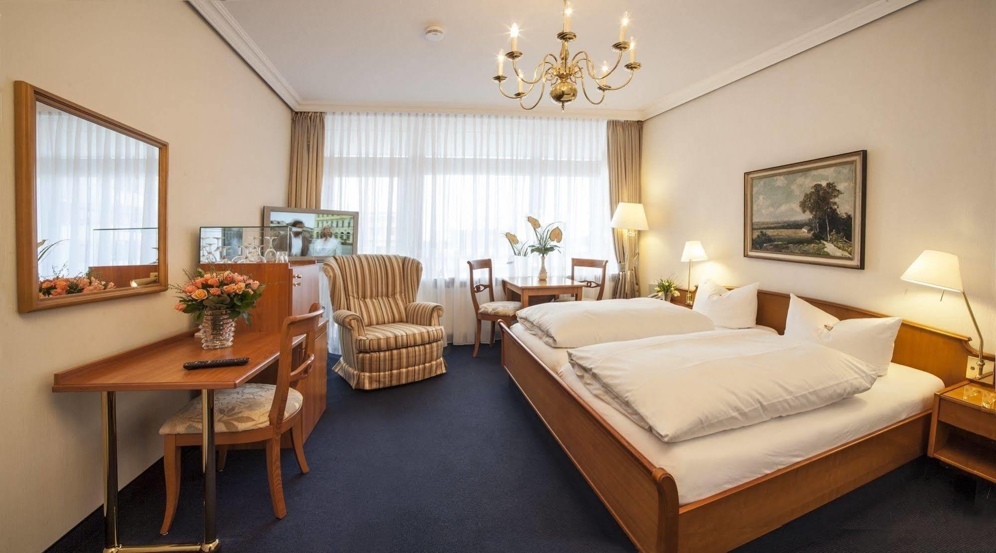 Strandhotel Monbijou Gmbh Garni