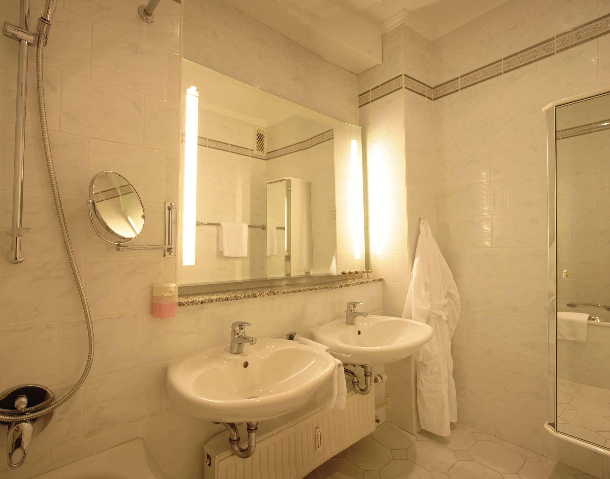 Strandhotel Monbijou Gmbh Garni 4*