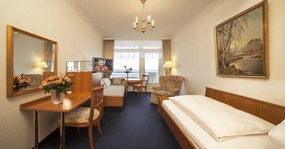 Strandhotel Monbijou Gmbh Garni 4* Вестерланд